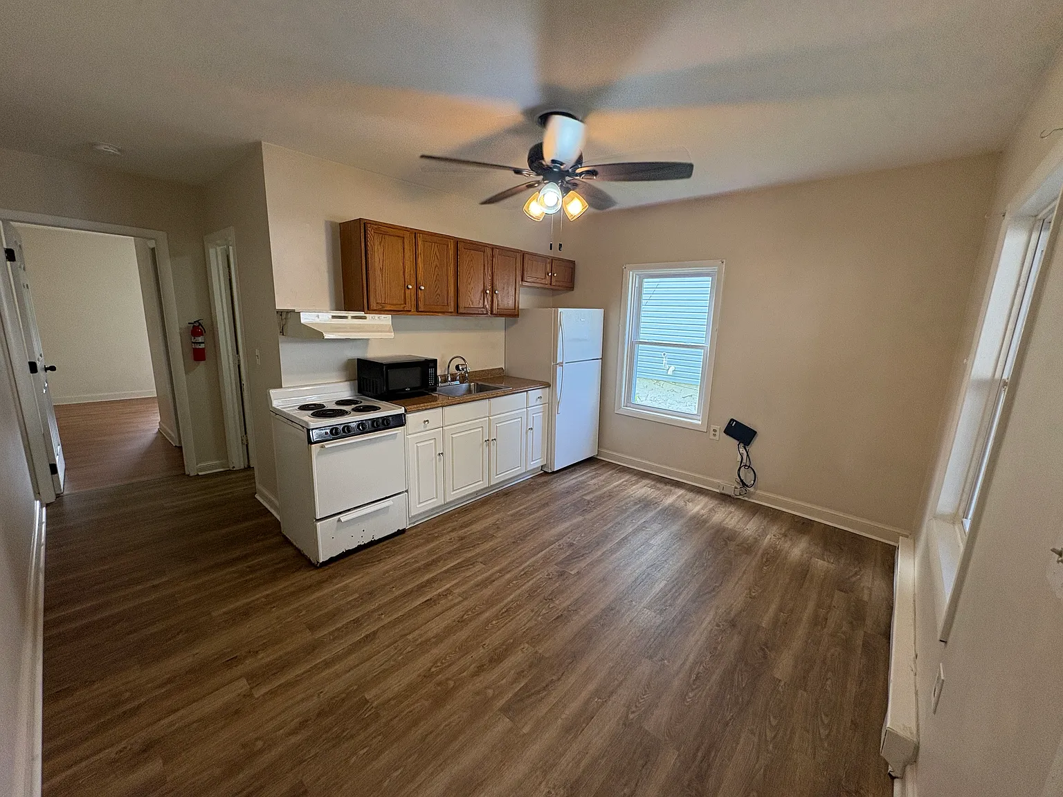 588 Coates St — Photo 2