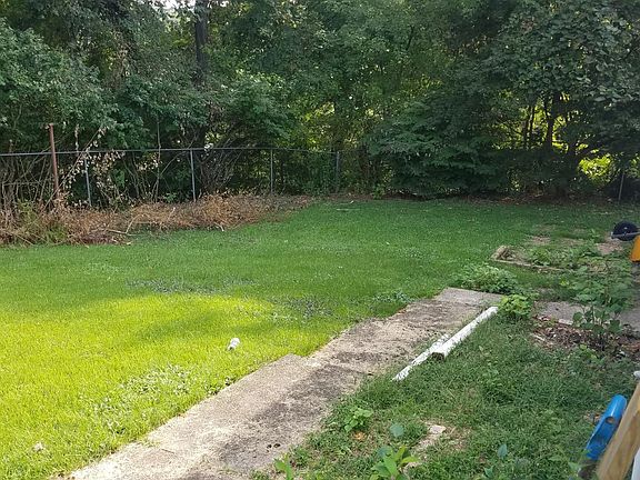 2nd image of 724 Blair St
