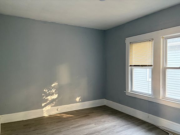 4th image of 1390 E 109th St #2
