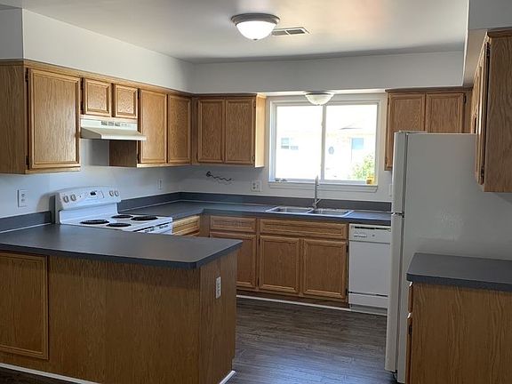 3rd image of 30290 Wedgewood Cir