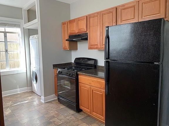 5th image of 221 Saint Charles St