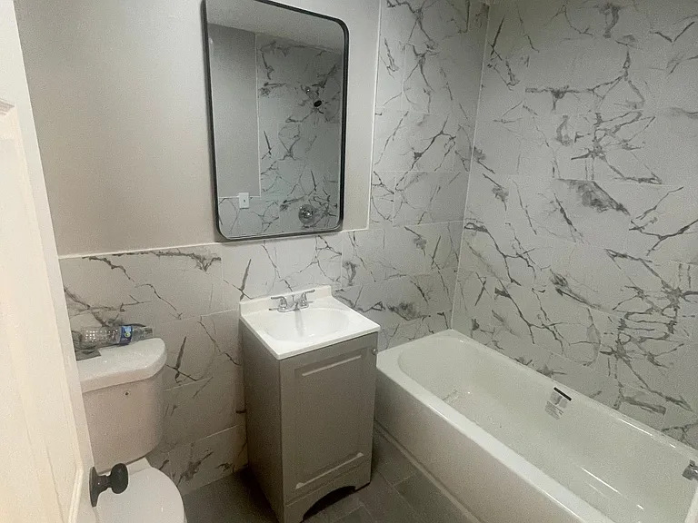 291 W Runyon St #1F — Photo 7