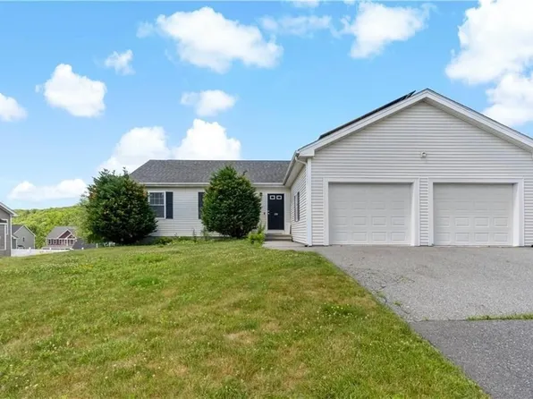 139 Danielle Dr, Woonsocket, RI 02895
