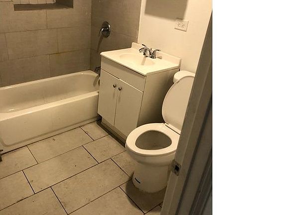 2nd image of 5618 S Michigan Ave APT 1