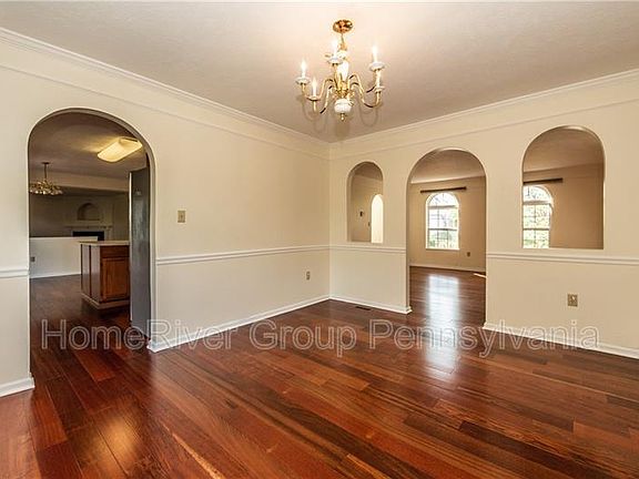 5th image of 525 Grandshire Dr