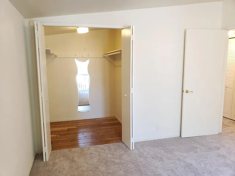 550 Hillcrest Way — Photo 6