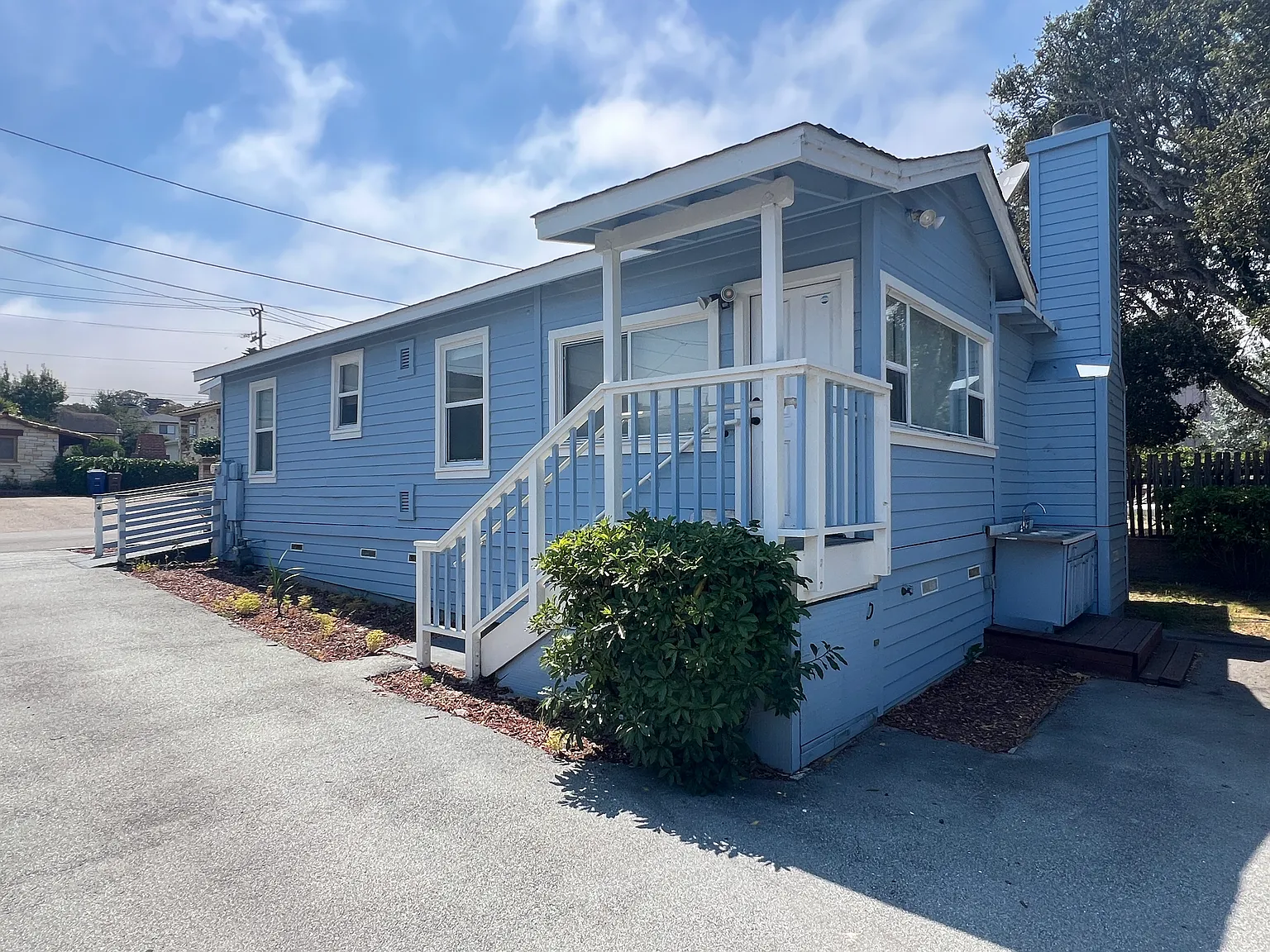 3 bed, 900 sqft, $2,500 — Photo 3