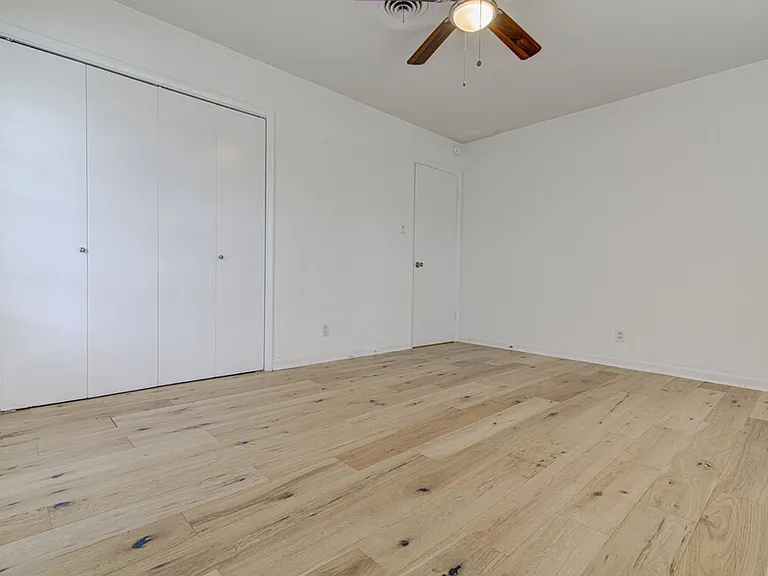 1711 Brentwood St — Photo 10