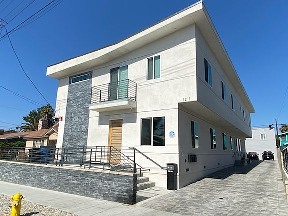 3rd image of 1211 N Mariposa Ave #3