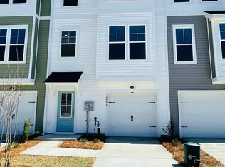 2004 Quiet Ibis Rd, Hanahan, SC 29410