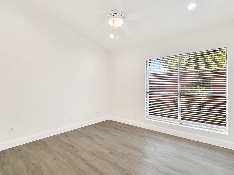 3816 Southway Dr — Photo 9