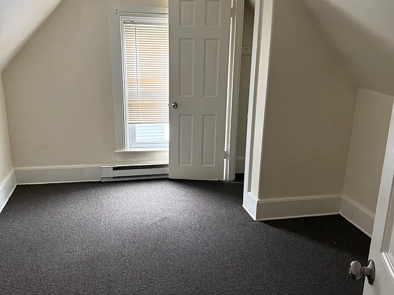 193 3rd Floor Walnut St — Photo 3