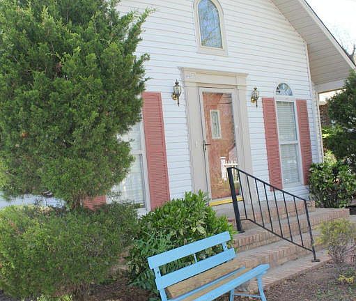 2nd image of 325 Ashwood Dr