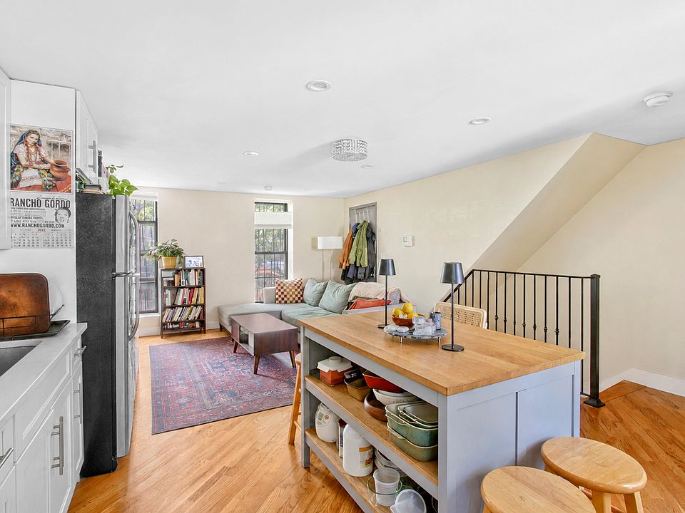 1st image of 485 New York Ave #1
