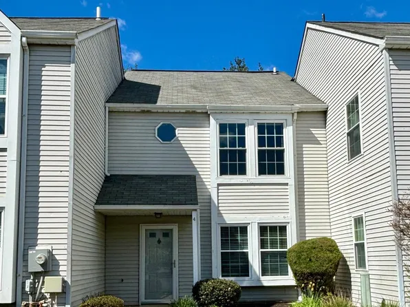 4 Maple Dr, Conshohocken, PA 19428