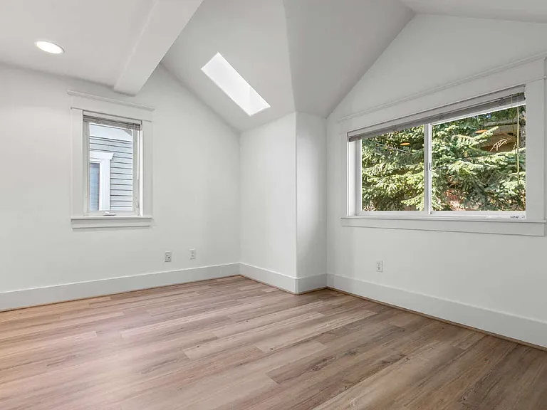 1133 10th Ave E #A — Photo 21