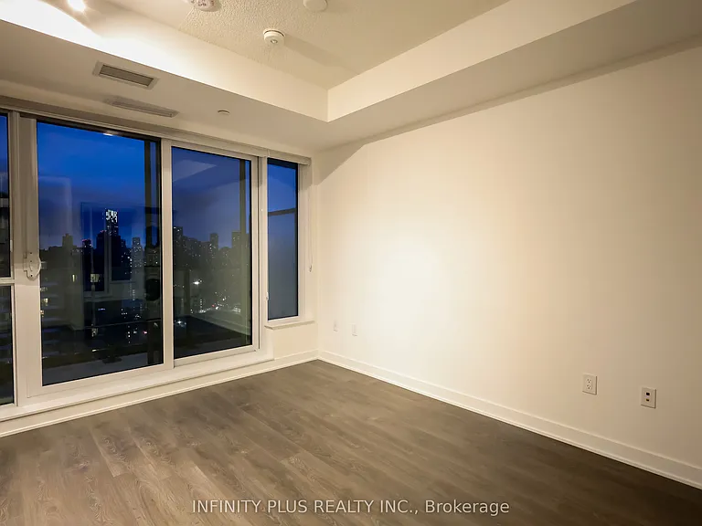 130 River St E #3006 — Photo 8