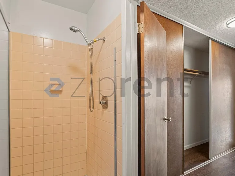 2837 55th Ave #4 — Photo 20