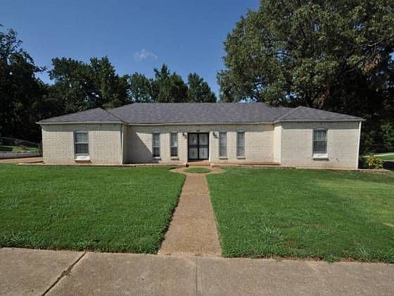 1st image of 1904 Deen Ave