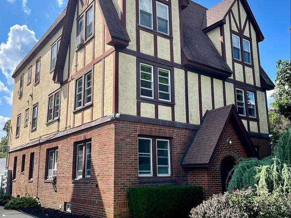 30 The Crescent #4, Babylon, NY 11702