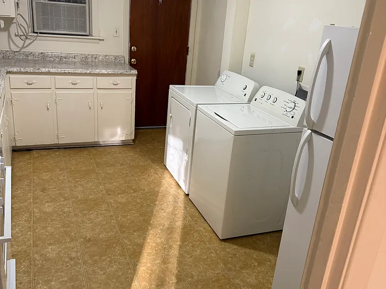 4128 White Oak Dr #4128 — Photo 4