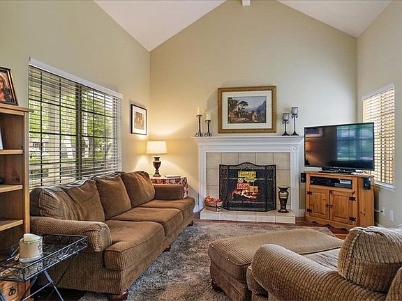 3rd image of 27368 Parklane Way