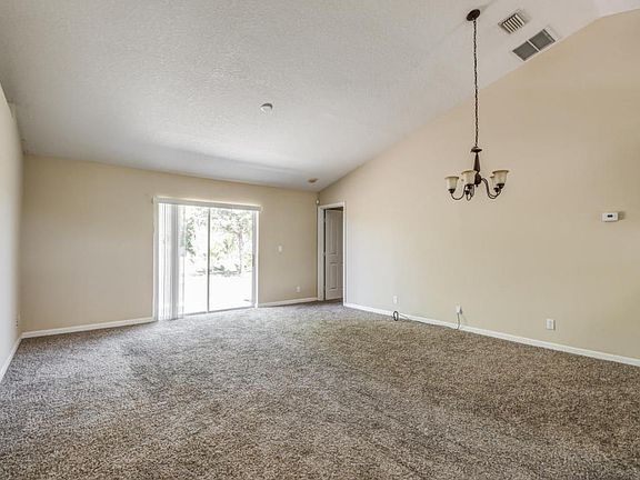 3rd image of 555 SW Whitmore Dr