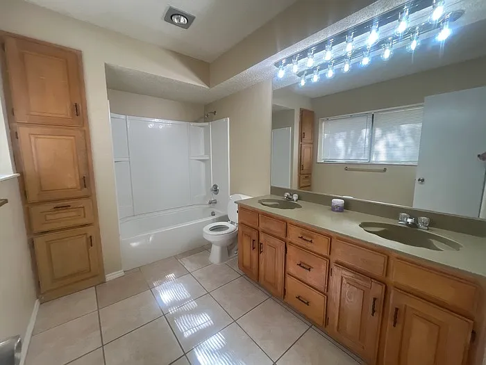 1403 Palmnold Cir E — Photo 19