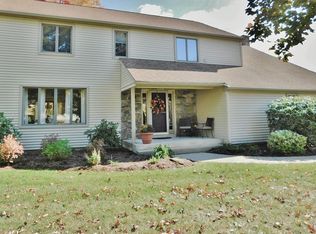 39 Stonegate Cir, Wilbraham, MA 01095