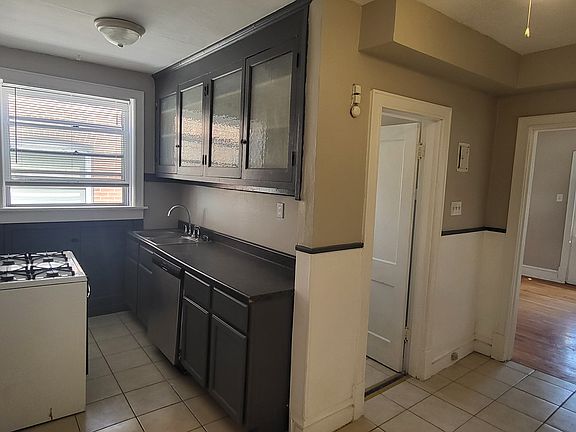 5th image of 4984-4986 Mardel Ave Floor 2