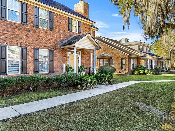 3rd image of 6 Roundtree Circle