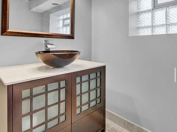 4th image of 7936 S Langley Ave #1