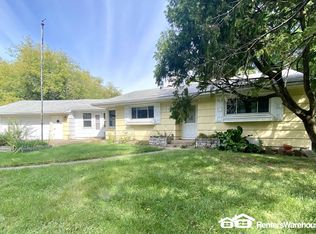 305 Lombardy Ln, Minnetonka, MN 55305