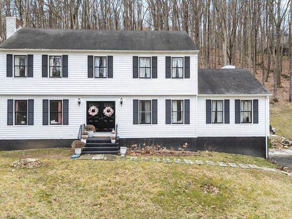 9 Katrina Cir, Bethel, CT 06801