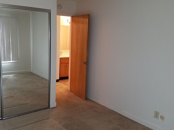 5th image of 2535 College Ave APT 306