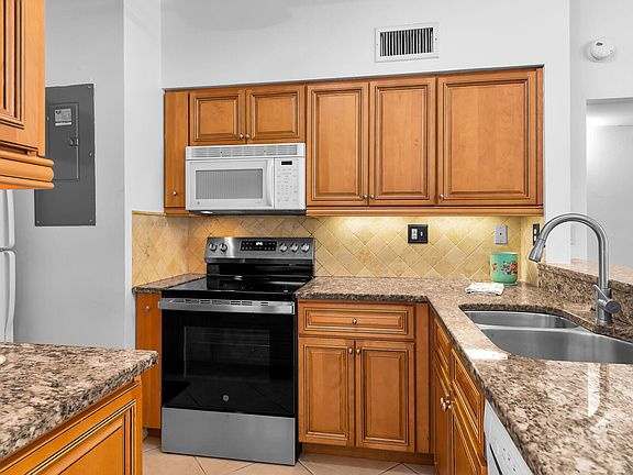 4th image of 225 S Collier Blvd Unit 201