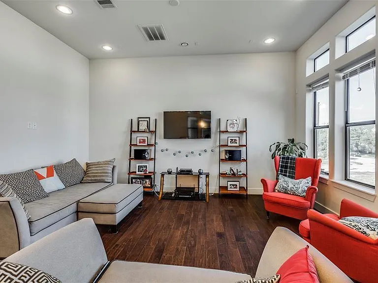 2612 Polk Ave #B — Photo 11