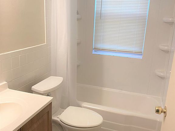 3rd image of 73 Park Ave W #2