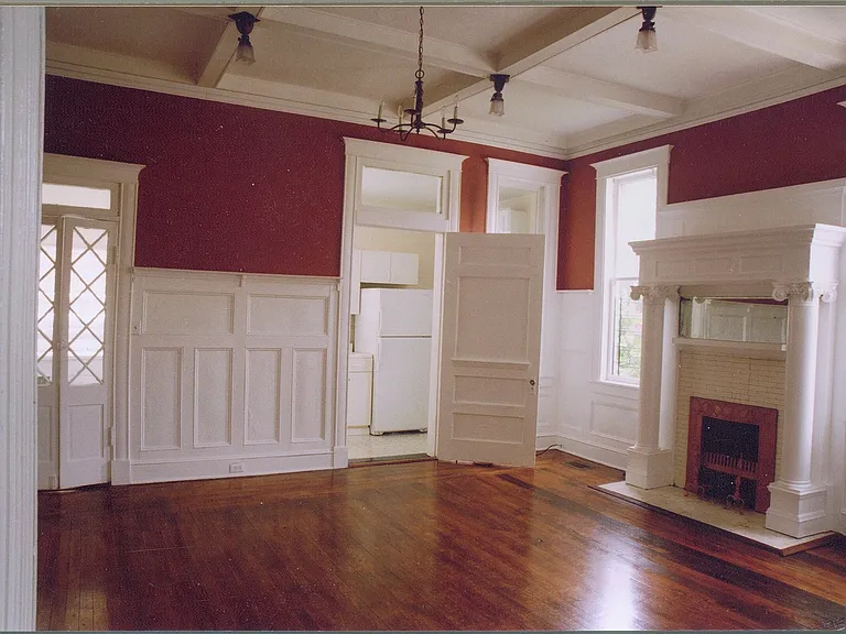2220 Barnard St #A — Photo 3