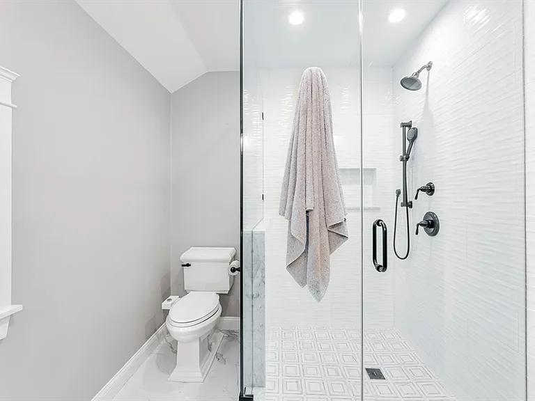 11 Chase Ave #1 — Photo 16