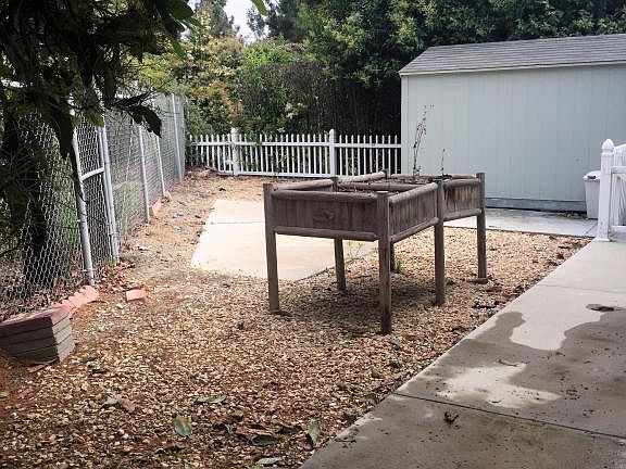 5th image of 185 Chaucer Ln #185