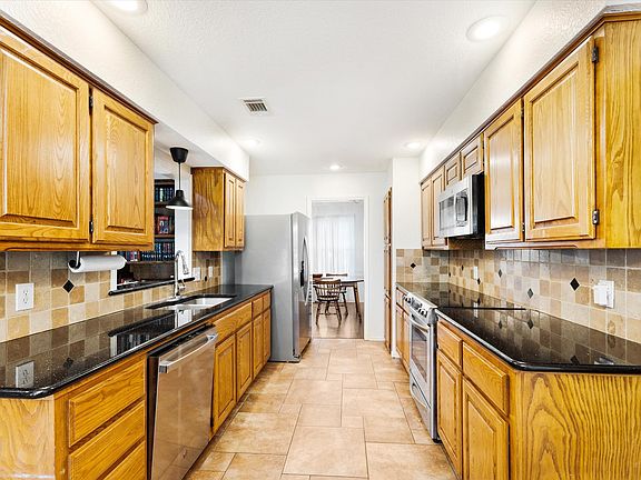 5th image of 6619 Saddle Ridge Rd