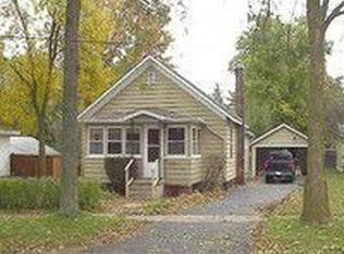 411 S James St, Plano, IL 60545