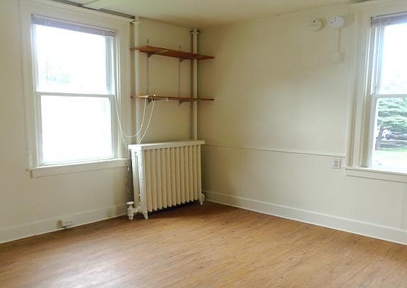 3rd image of 108 N Geneva St APT 7