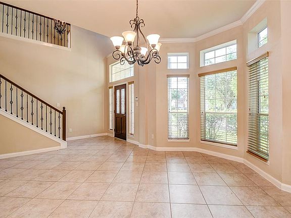 4th image of 3911 Jade Cove Ln