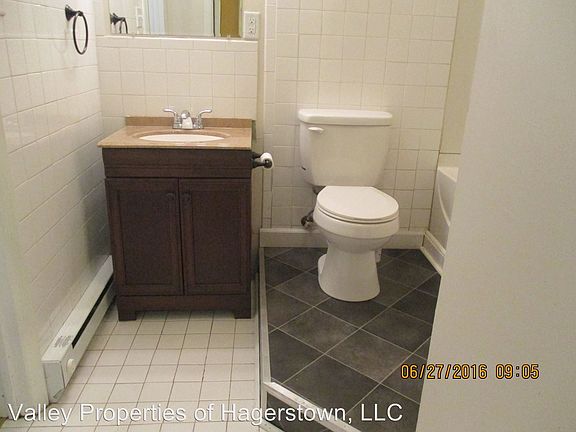 2nd image of 253 Frederick St #1