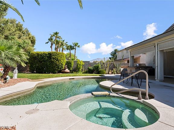 4th image of 8405 Bonnie Blue St
