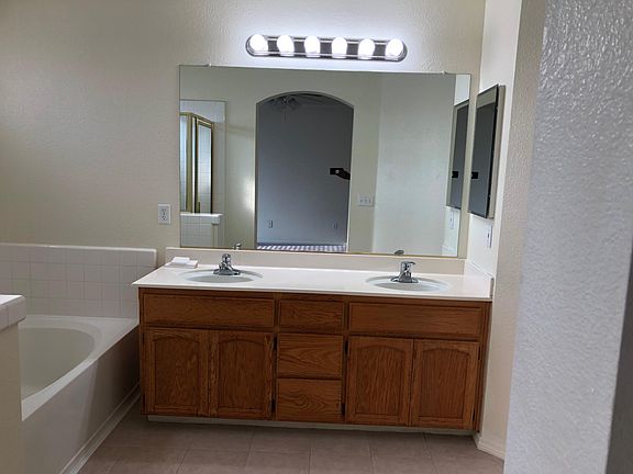 5th image of 8459 Heritage Hill Dr