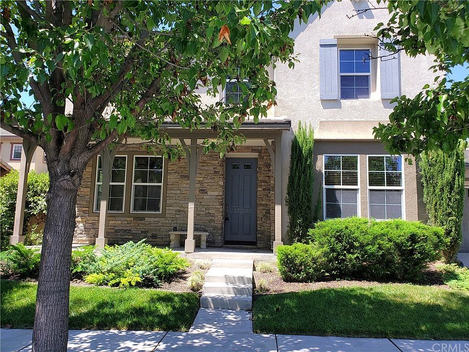 1st image of 27297 Dayton Ln