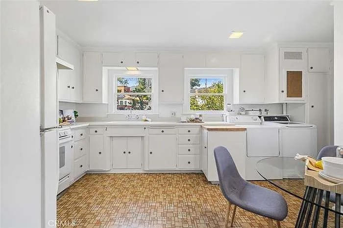 3658 Sierra Vista Ave — Photo 23